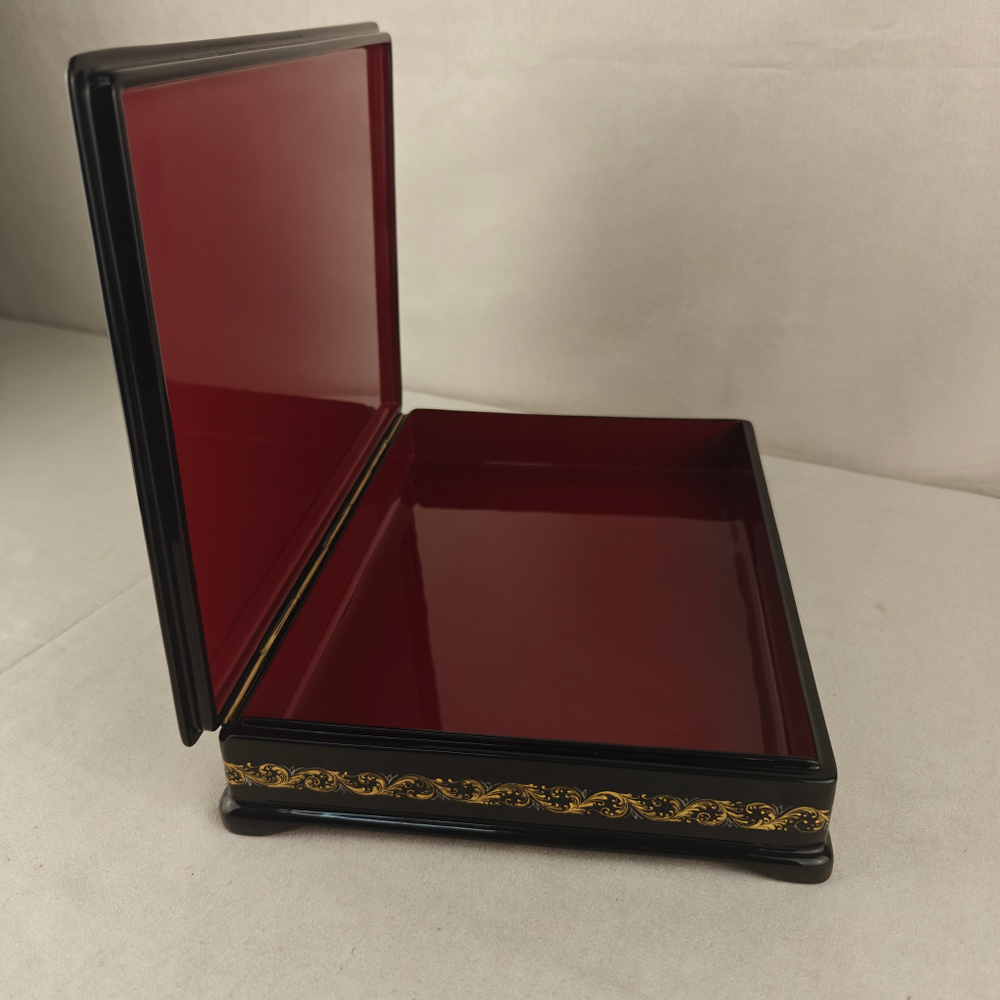 Шкатулка "Тройка" с ручной росписью Палех 30х22 см