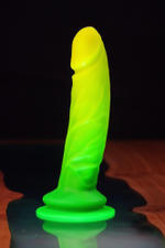 Фантазийный фаллоимитатор Mr. Pornstar, зеленый градиент - 22 см