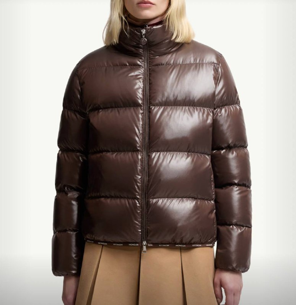 Утеплённая куртка Abbadia Short из лакового нейлона с пухом от Moncler