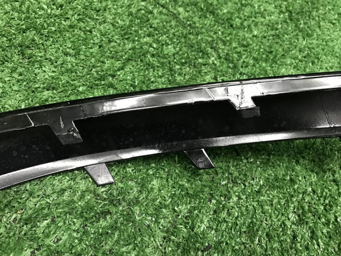 Молдинг переднего бампера Audi Q8 (18-23) S-line