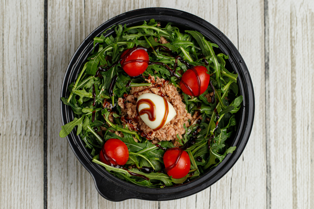 Салат «Руккола с маринованным тунцом» банкетный