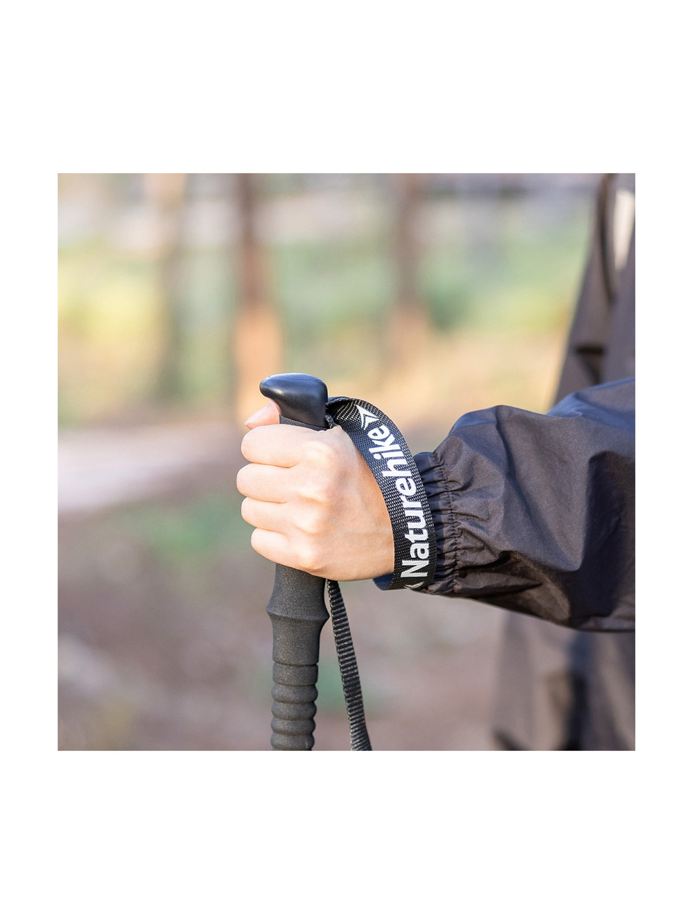 Палка треккинговая Naturehike ST01 6061 AL NH17D001-Z  с 3 узлами женская 57-120 золотой