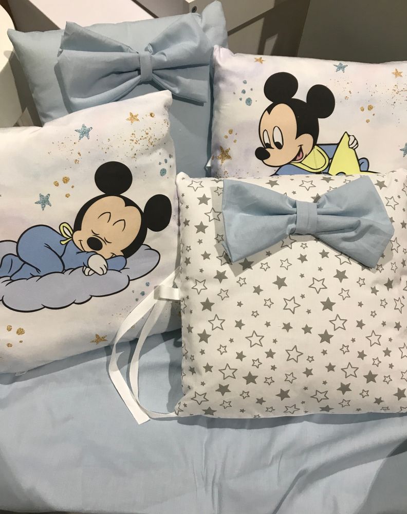 Комплект в кроватку 17 предметов "Микки Маус" цвет голубой, сатин Комплект в кроватку 17 предметов "Микки Маус" цвет голубой, сатин