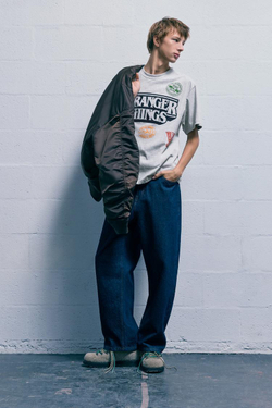 PULL&BEAR Футболка в полоску "Stranger Things" серый меланж