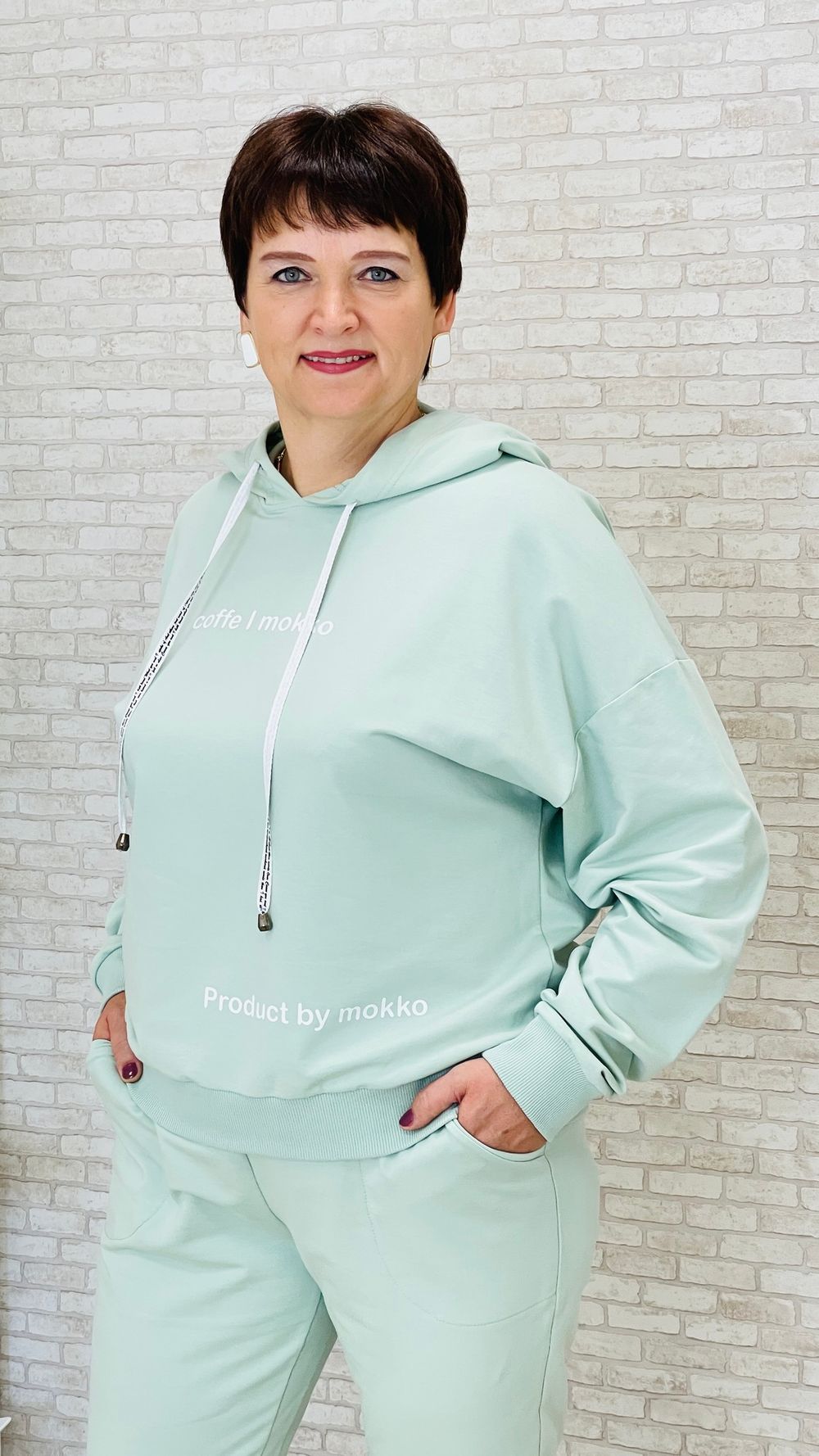 Спортивный костюм с худи и брюками