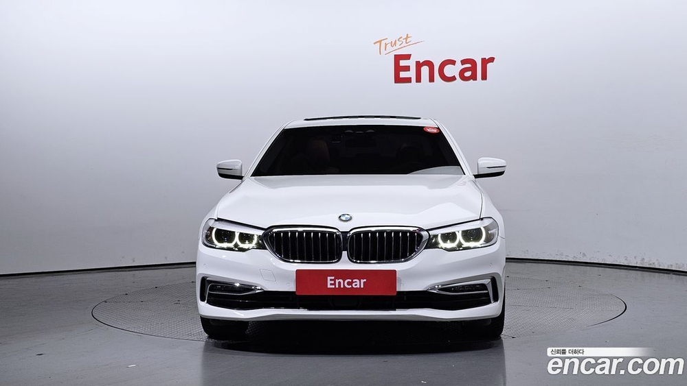BMW 5 Series (G30) 520i Luxury (08.2019)
