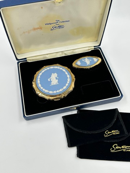 Набор из зеркала и футляра для помады Wedgwood by Stratton