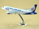 Модель самолета Airbus A319 (М1:100, Ural Airlines)