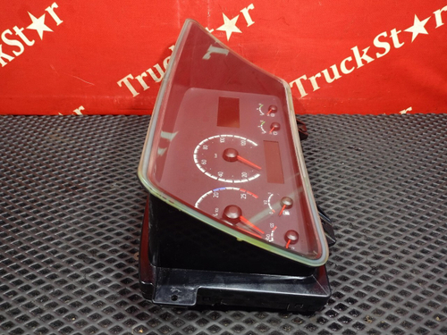 Панель приборов