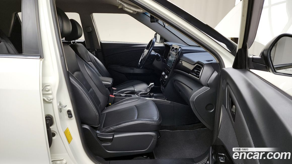 KG Mobility (Ssangyong) Very New Tivoli Дизель 1.6 2WD (04.2020)