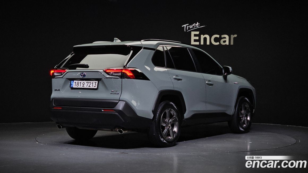 Toyota RAV4 5 Generation 2.5 2WD Hybrid (12.2020)