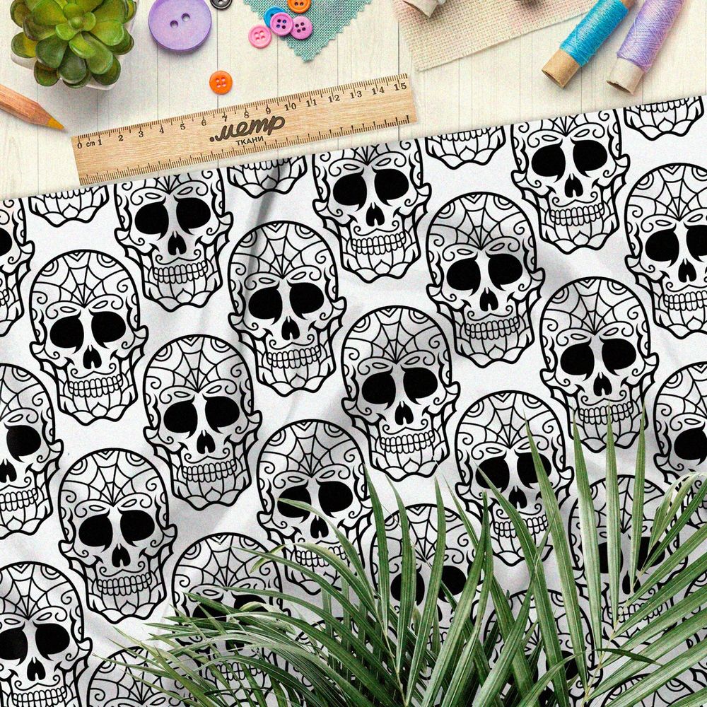 Ткань шифон резные сахарные черепа на белом фоне