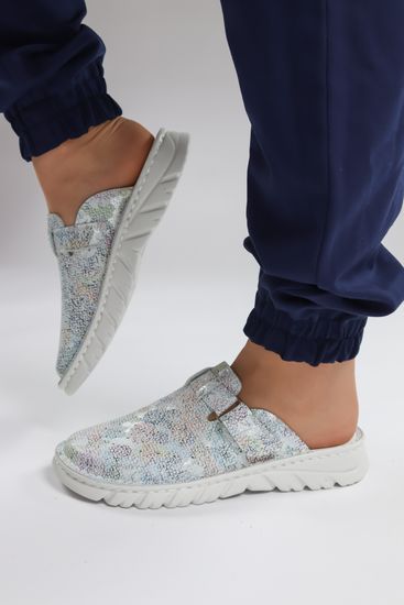 03 | "Duki" |Женские медицинские сабо натуральная кожа (цветок)