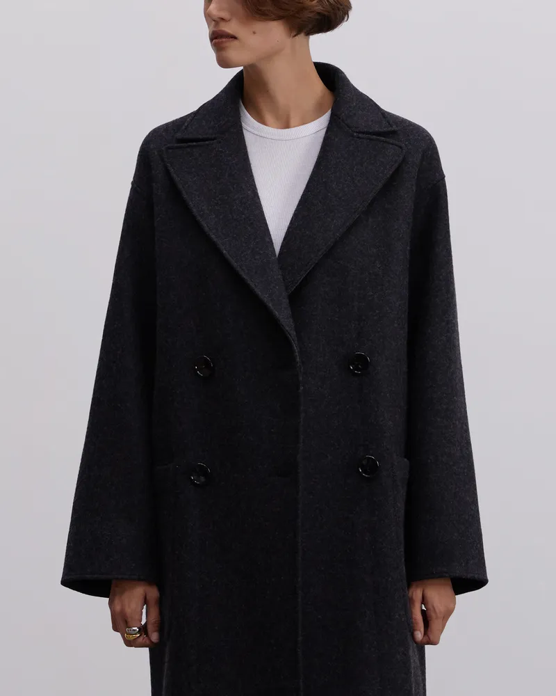 Черное двубортное пальто из шерсти