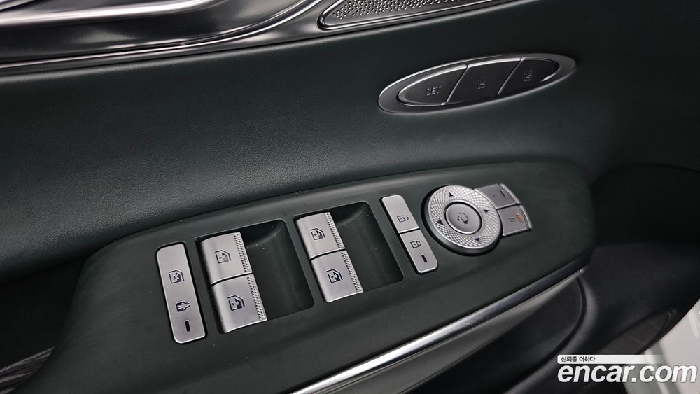 Genesis GV70 2.5T Бензин AWD (11.2021)