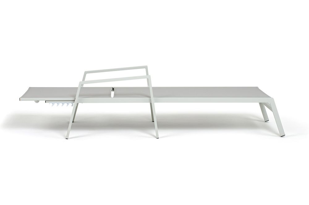 "Парма" шезлонг, каркас алюминий светло-серый (RAL7035) муар, ткань текстилен светло-серая