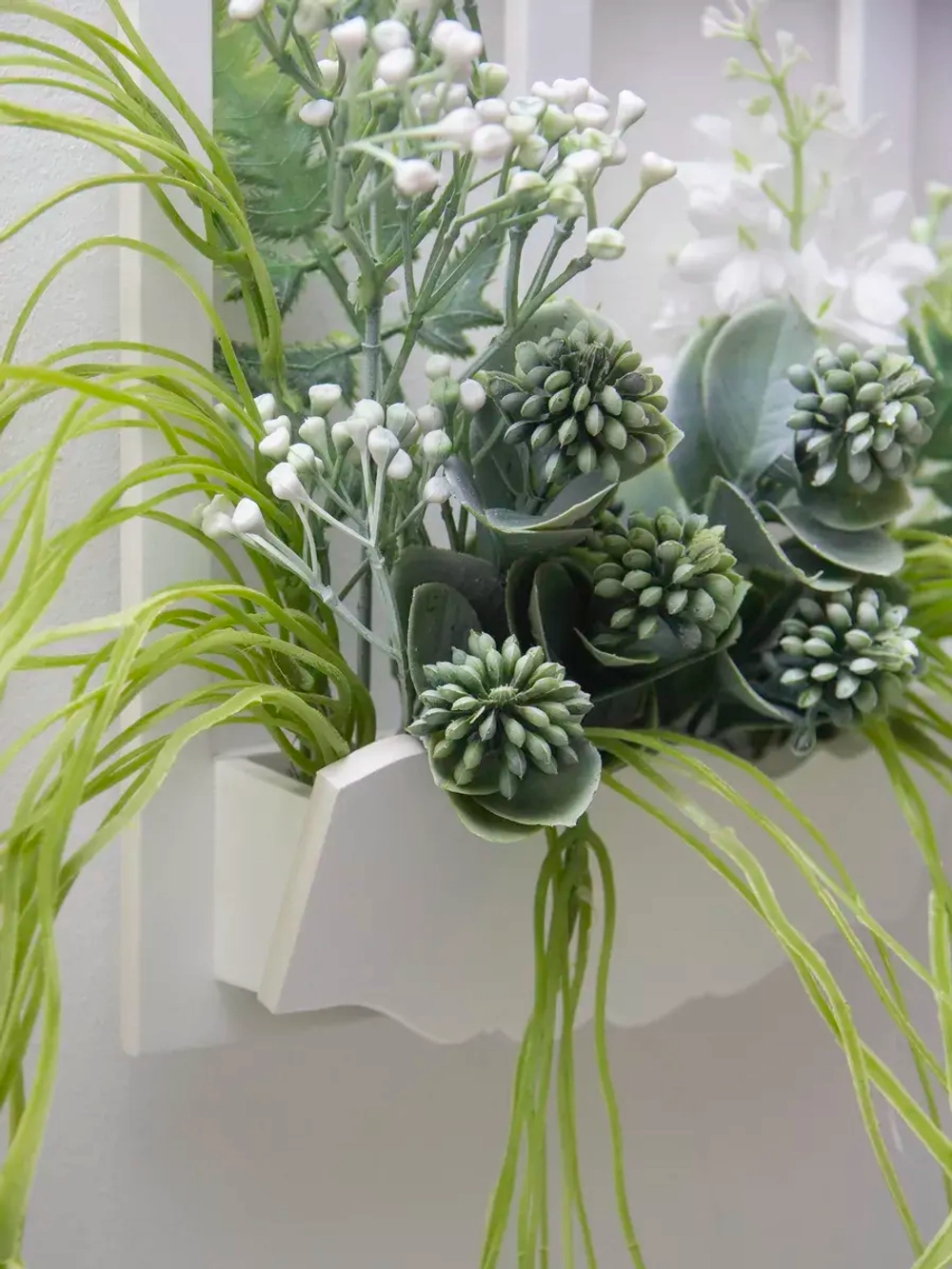 Панно на стену для интерьера "Окно с цветами"