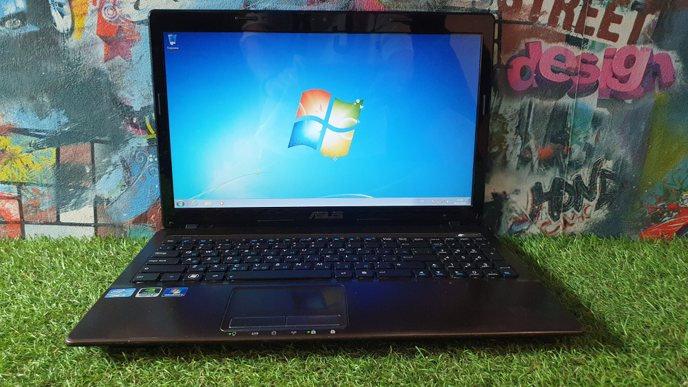 Ноутбук ASUS i5/4Gb/GT 520MX 1Gb