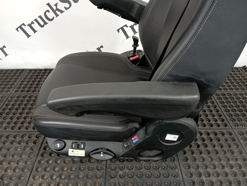 Сиденье водительское пневматическое 2023 г.