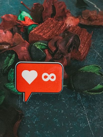 Значок деревянный (брошь) Like. Fire Pin