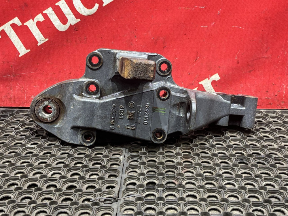 Кронштейн передней рессоры левый 2018 г.