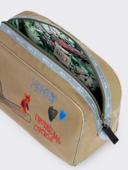 Косметичка дорожная Антон тут рядом "Медведь на бревне с надписями и сердечками" OLA OLA