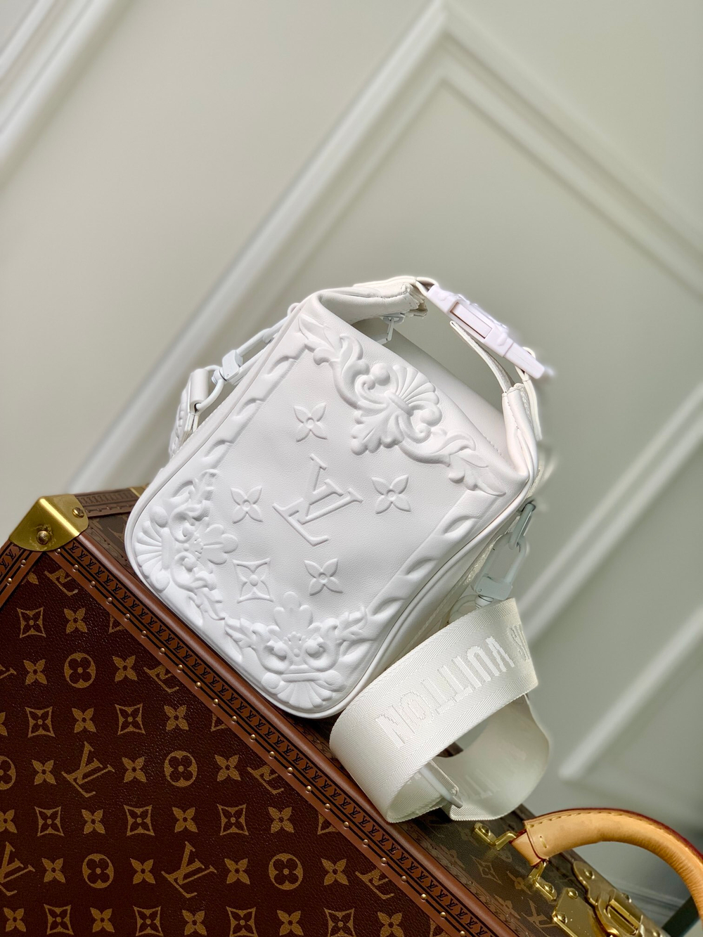 Louis Vuitton Cruiser Messenger