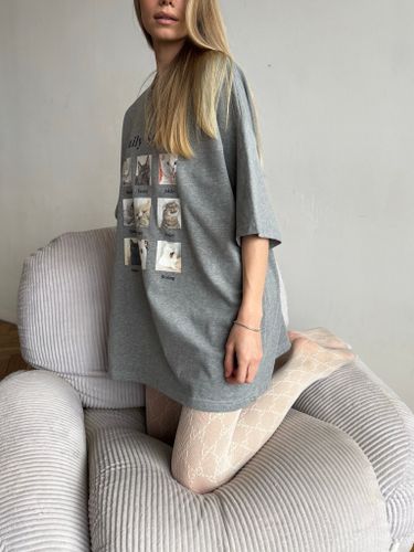 Серая футболка с принтом Daily Status