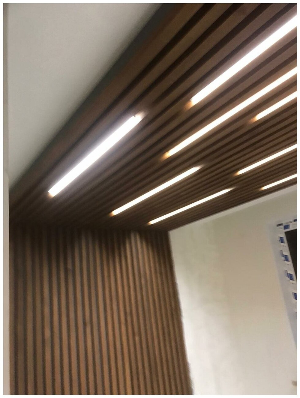 Декоративный брус 45х45х3000мм для стены из реек