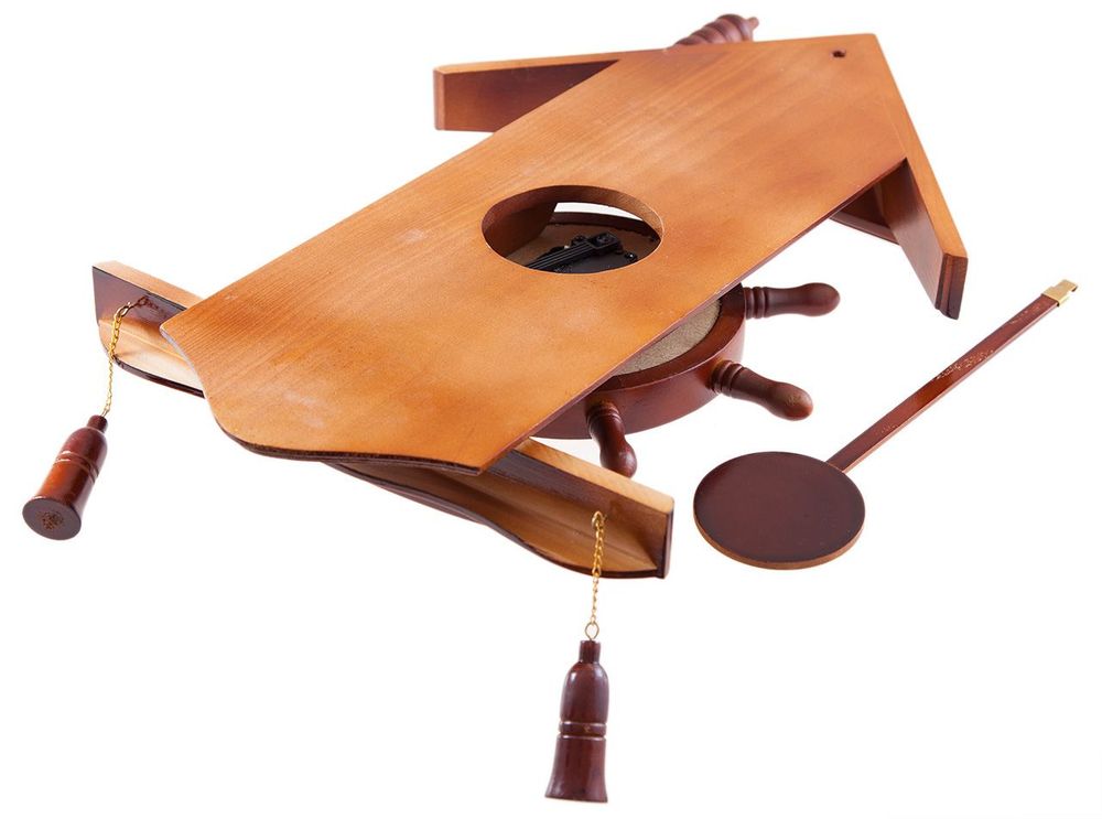 Часы настенные "Избушка" 33 см x 66 см, деревянные