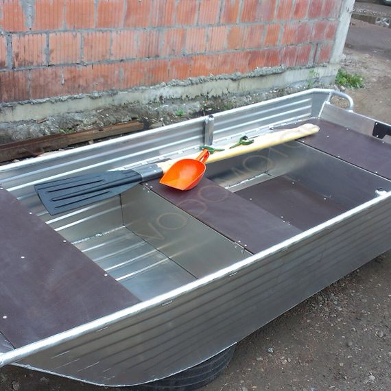 Алюминиевая моторно-гребная лодка RusBoat 27
