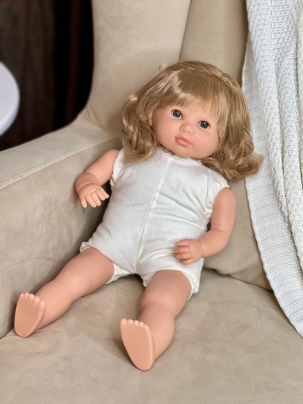 Кукла Berbesa мягконабивная 42см SANDRA в пакете (4424K)