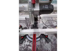 Торцовочная пила с протяжкой Зубр МАСТЕР 255 ЗПТ-255-1800 ПЛ