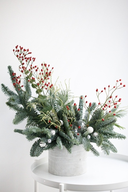 Новогодняя композиция в бетонном кашпо № 2