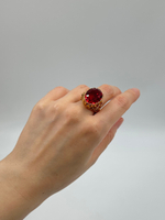 Кольцо с красным кристаллом