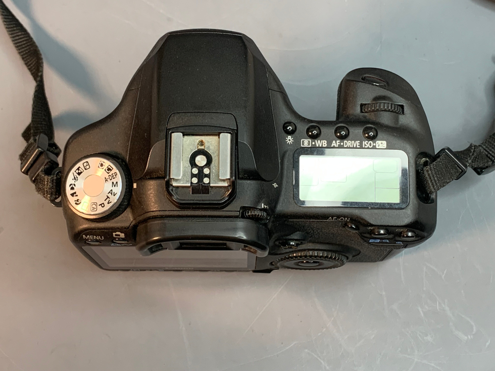 Canon EOS 50D Body 34.000 кадров, снизу след от штатива