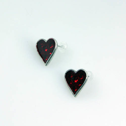 Серьги Heart's Blood Studs: Pair ( Кровавые сердца )