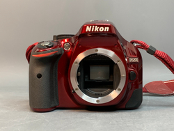 Nikon D5200 Kit 18-55mm f/3.5-5.6G VR 5.200 кадров