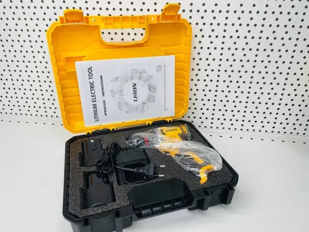 Шуруповерт бесщеточный аккумуляторный со стальным патроном DeWALT 18В