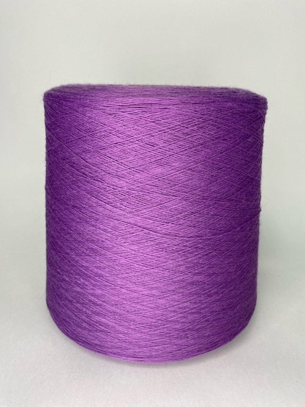 Ягненок суперфайн 60%, шелк 20%, па 20%, 1500 м в 100 гр (ежевика)