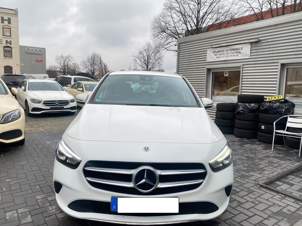 Mercedes-Benz B 180