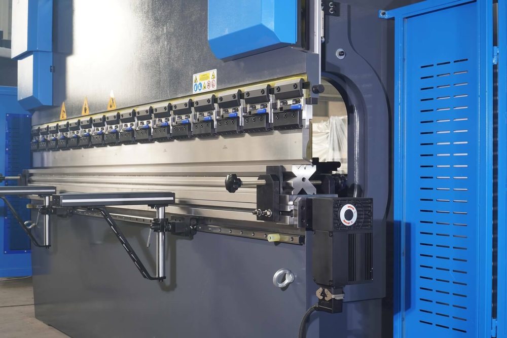 Листогибочный пресс с ЧПУ MetalTec 4+1 МТ-15 50т