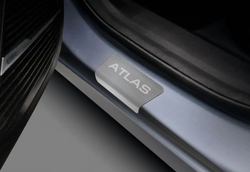 Накладки на пороги AutoMax для Geely Atlas 2023-н.в., только рынок РФ, нерж. сталь, с надписью, 4 шт., AMGEATL01