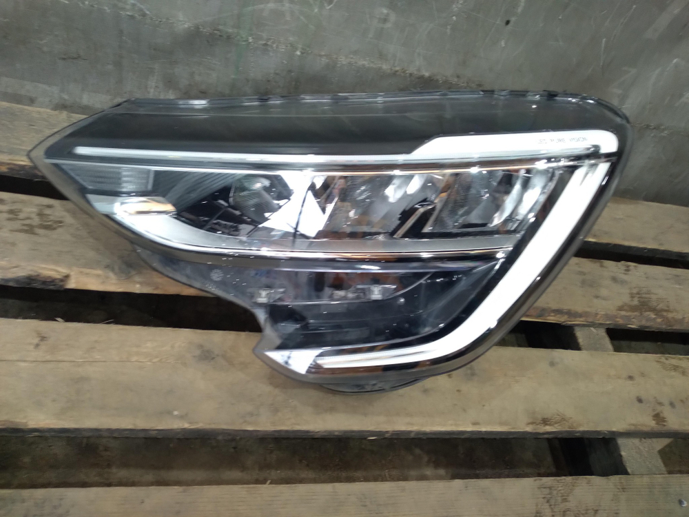 Фара левая LED Renault Arkana 19-нв Б/У Оригинал 260605885r