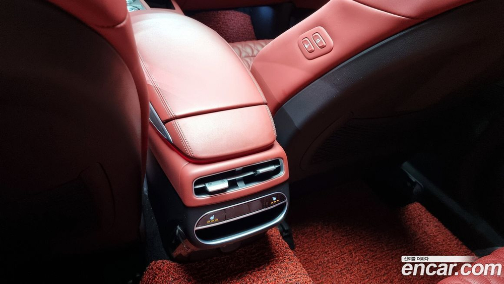 Genesis GV70 2.5T Бензин 2WD (05.2022)
