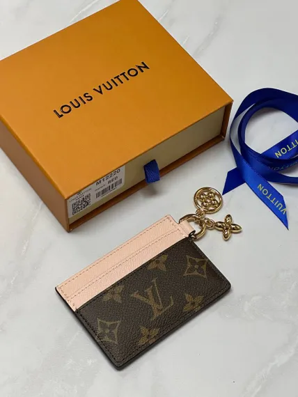 Держатель для карт Louis Vuitton Charms, нежно-розовый