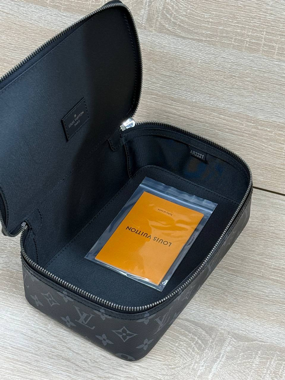 Несессер Louis Vuitton