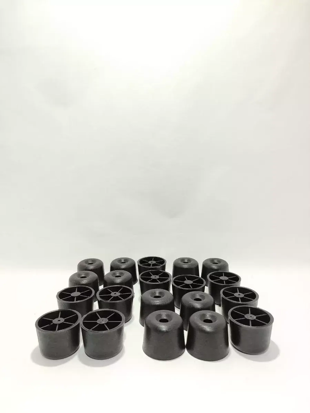 Мебельные ножки пластиковые для дивана шкафа и тумбочки