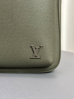 Сумка-слинг Louis Vuitton, арт. 477576178