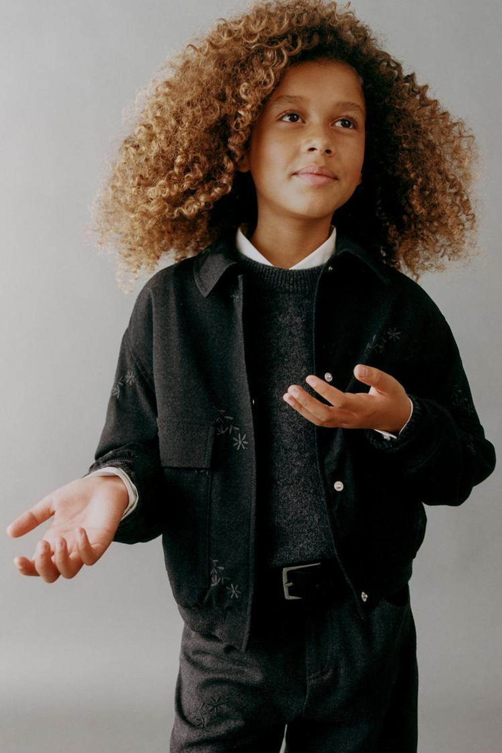 ZARA БОМБЕР С ВЫШИВКОЙ «ЦВЕТЫ», ТЕМНЫЙ АНТРАЦИТ